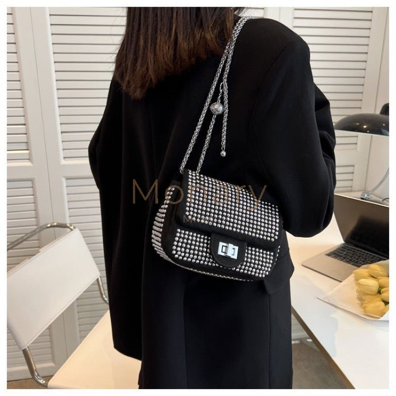 ״פטרה״ - תיק ערב כסוף - Monary Milan