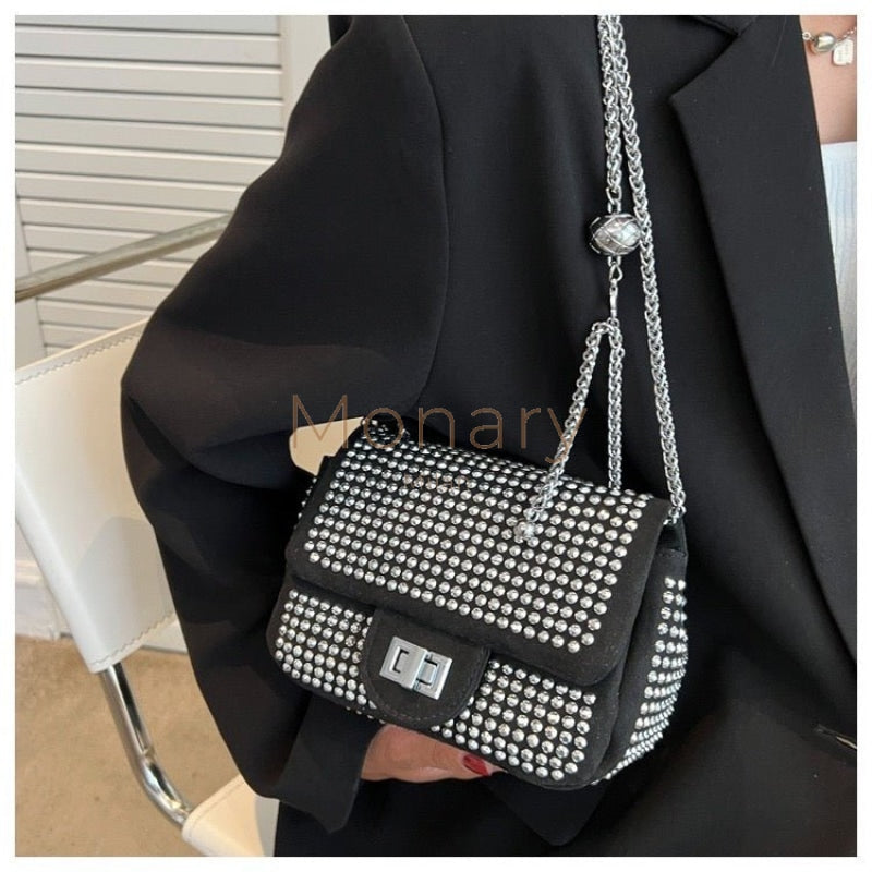 ״פטרה״ - תיק ערב כסוף - Monary Milan